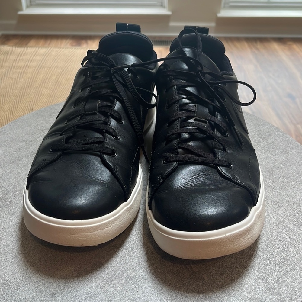 Nike Course Classic Golf Shoe Size 11. - Black in color soft spikes.